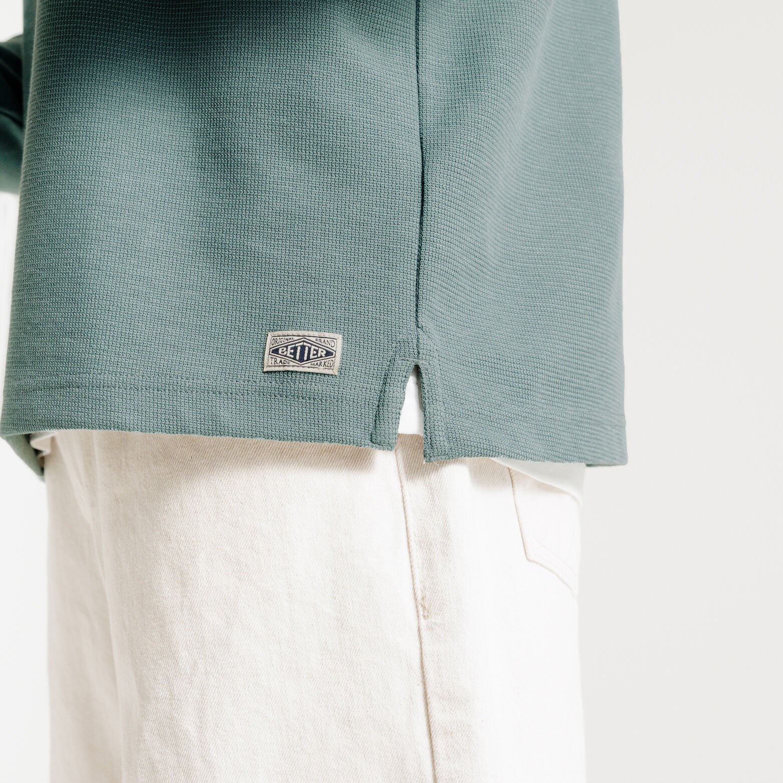 Tee shirt manches longues matière reliéfée