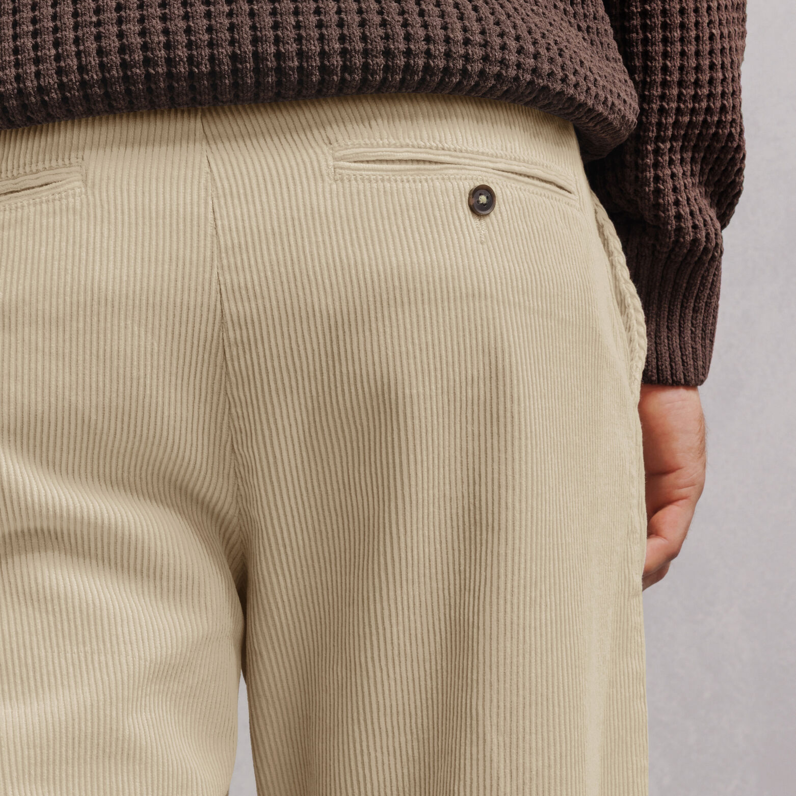 Pantalon tapered taille &eacute;lastiqu&eacute;e en velours