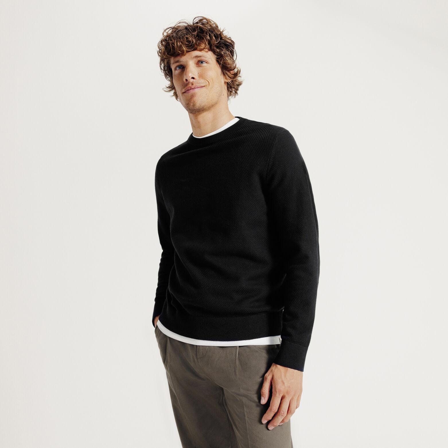 Pull col rond jeux de points fantaisie