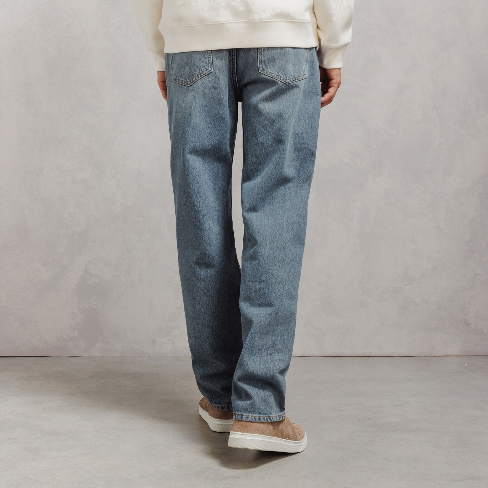 Jean loose