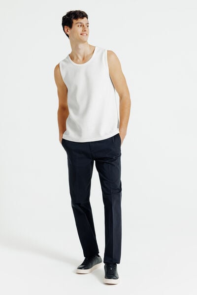 Mouwloos hemdje in getextureerde stof