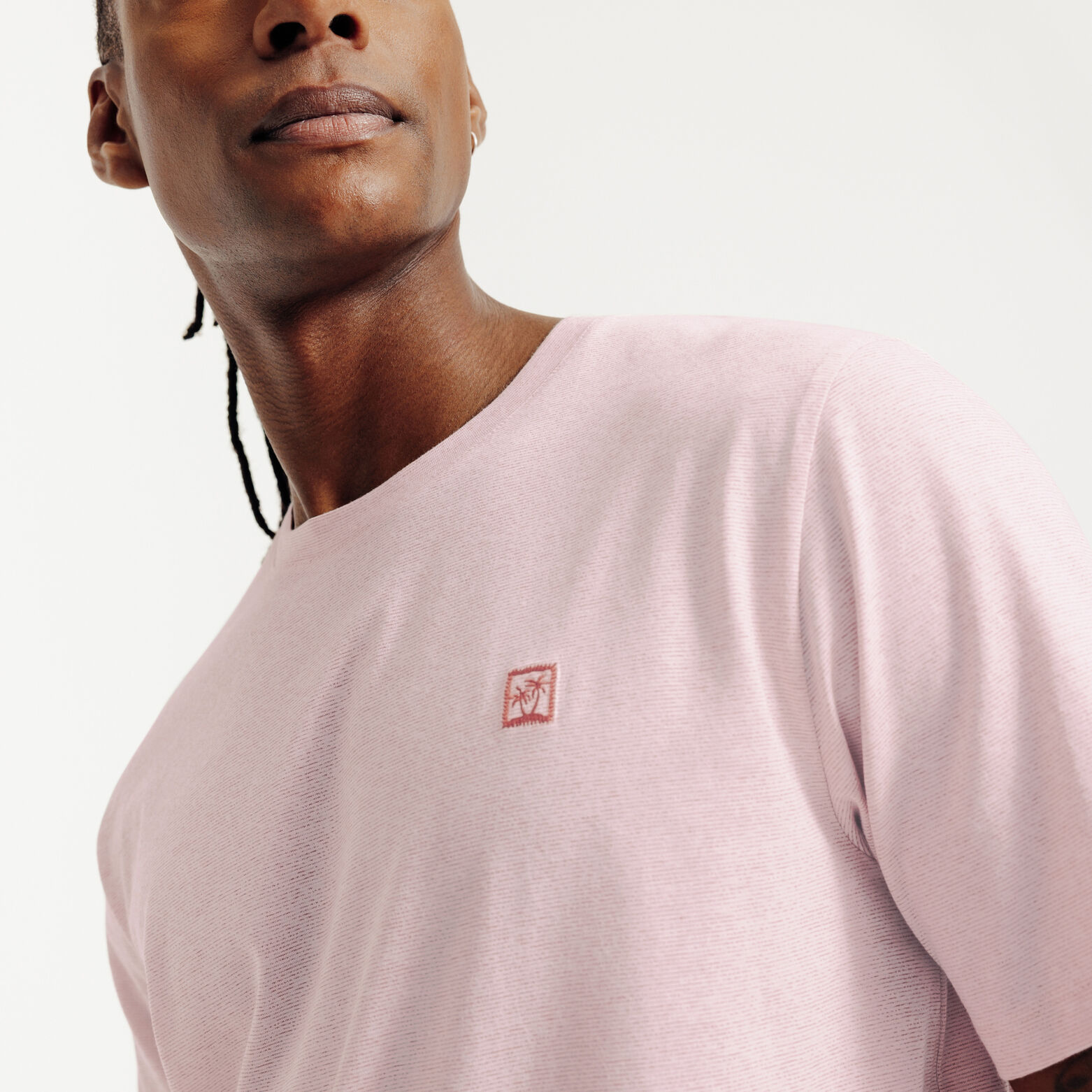 Tee shirt effet microray&eacute; broderie poitrine