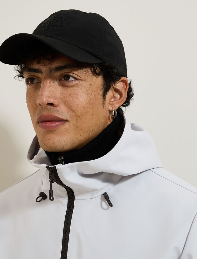 Blouson coupe vent &agrave; capuche