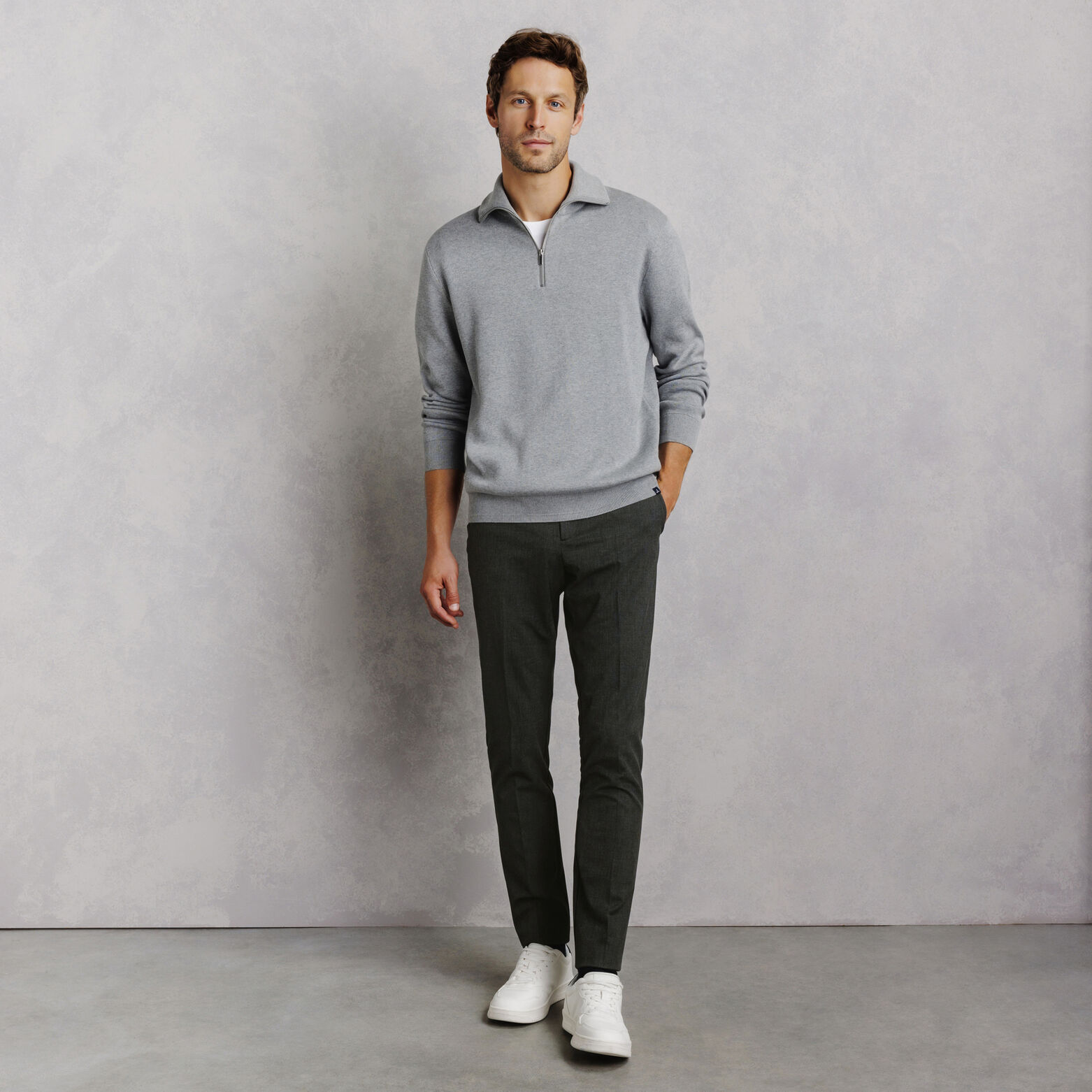 Pantalon chino slim &agrave; carreaux