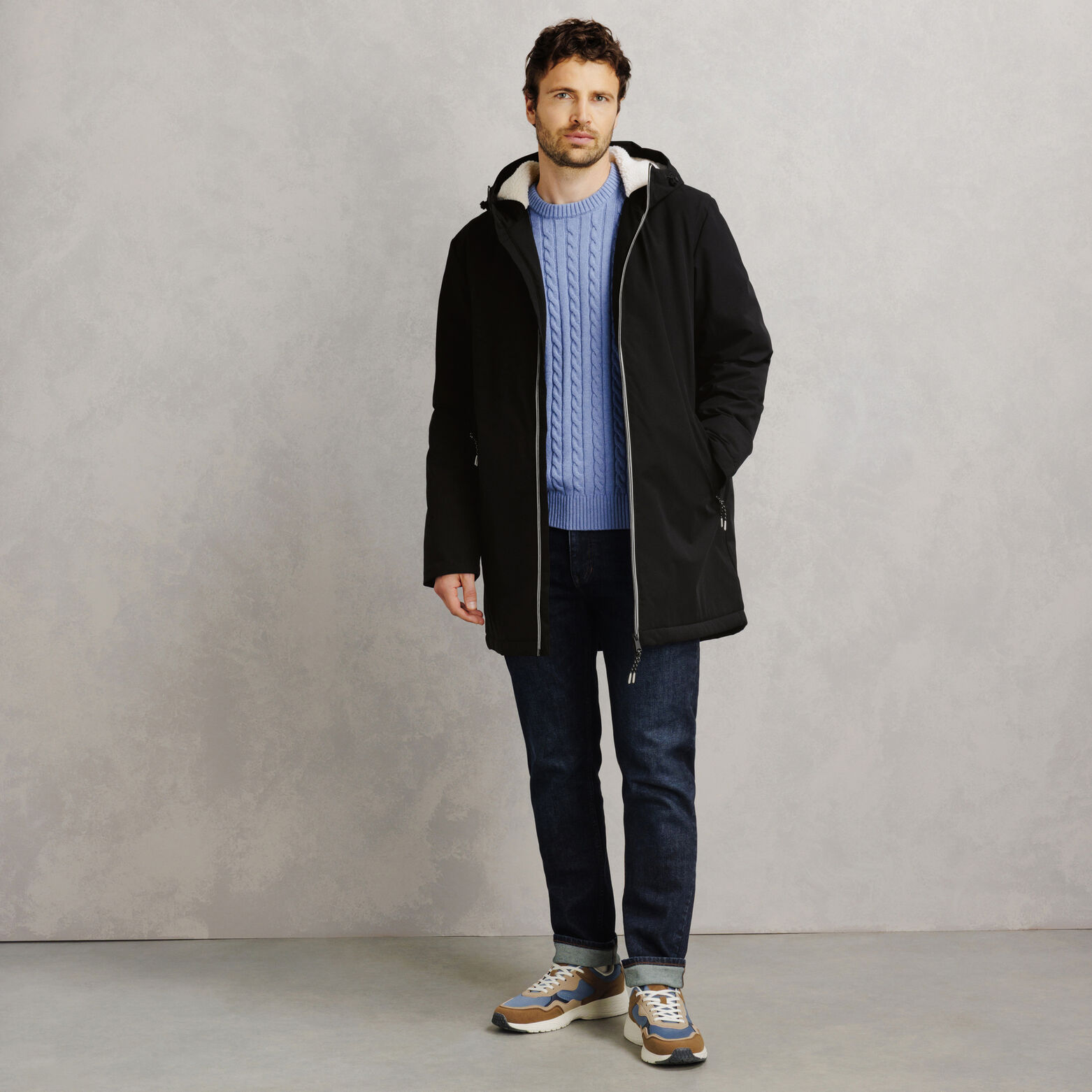 Parka longue &agrave; capuche doubl&eacute;e en sherpa