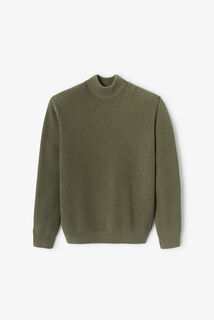 Pull col chemin&eacute;e en c&ocirc;te