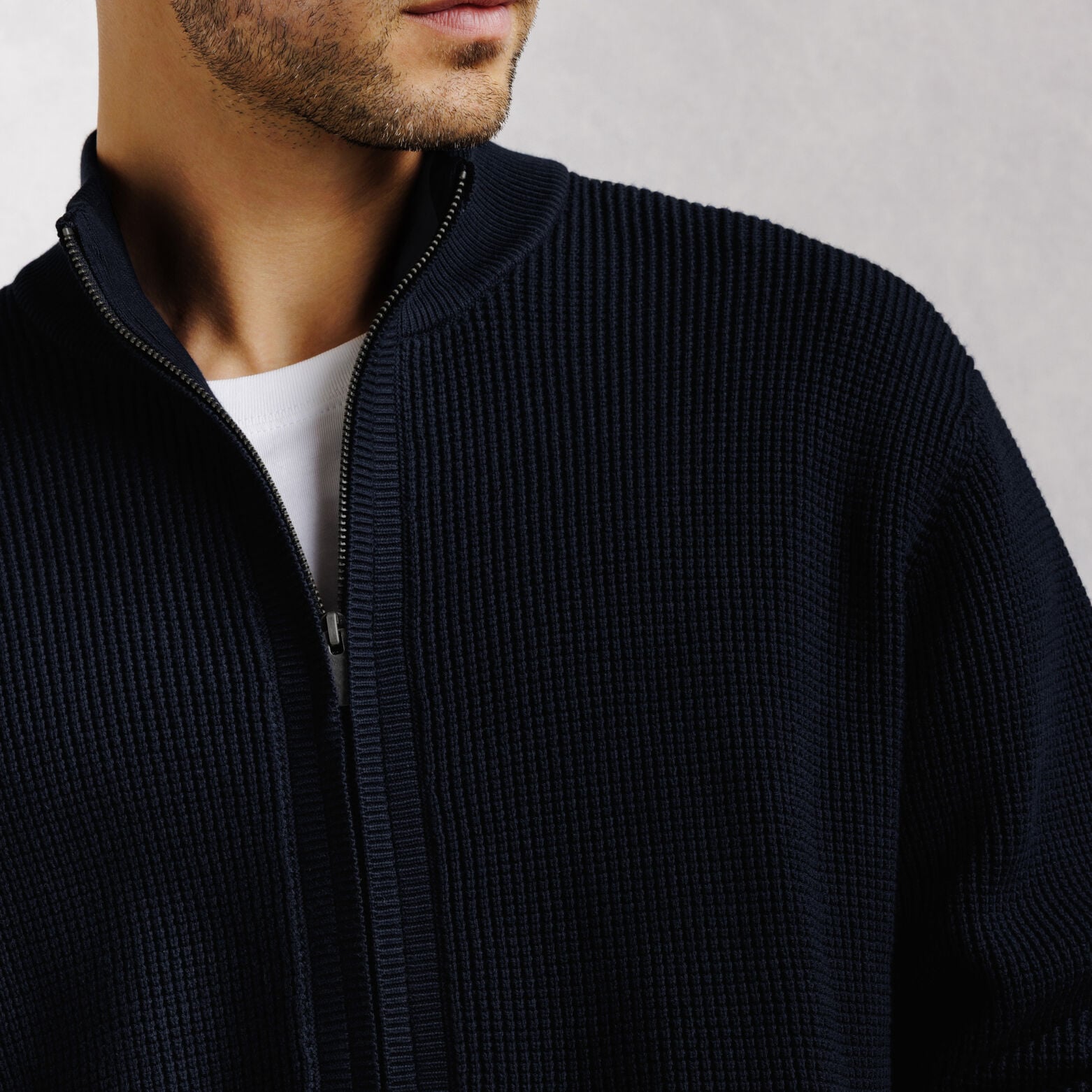 Gilet zipp&eacute; col montant
