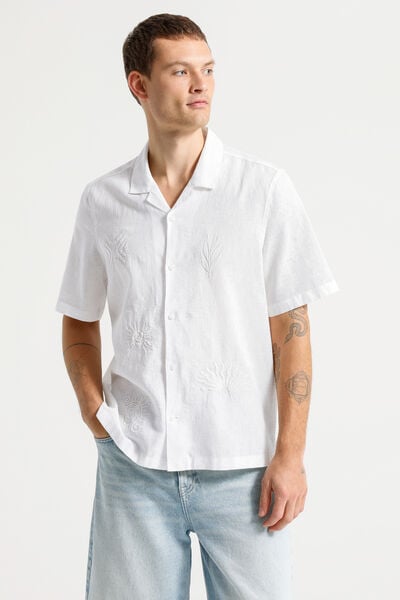 Hemdje in katoen linnen met borduursel