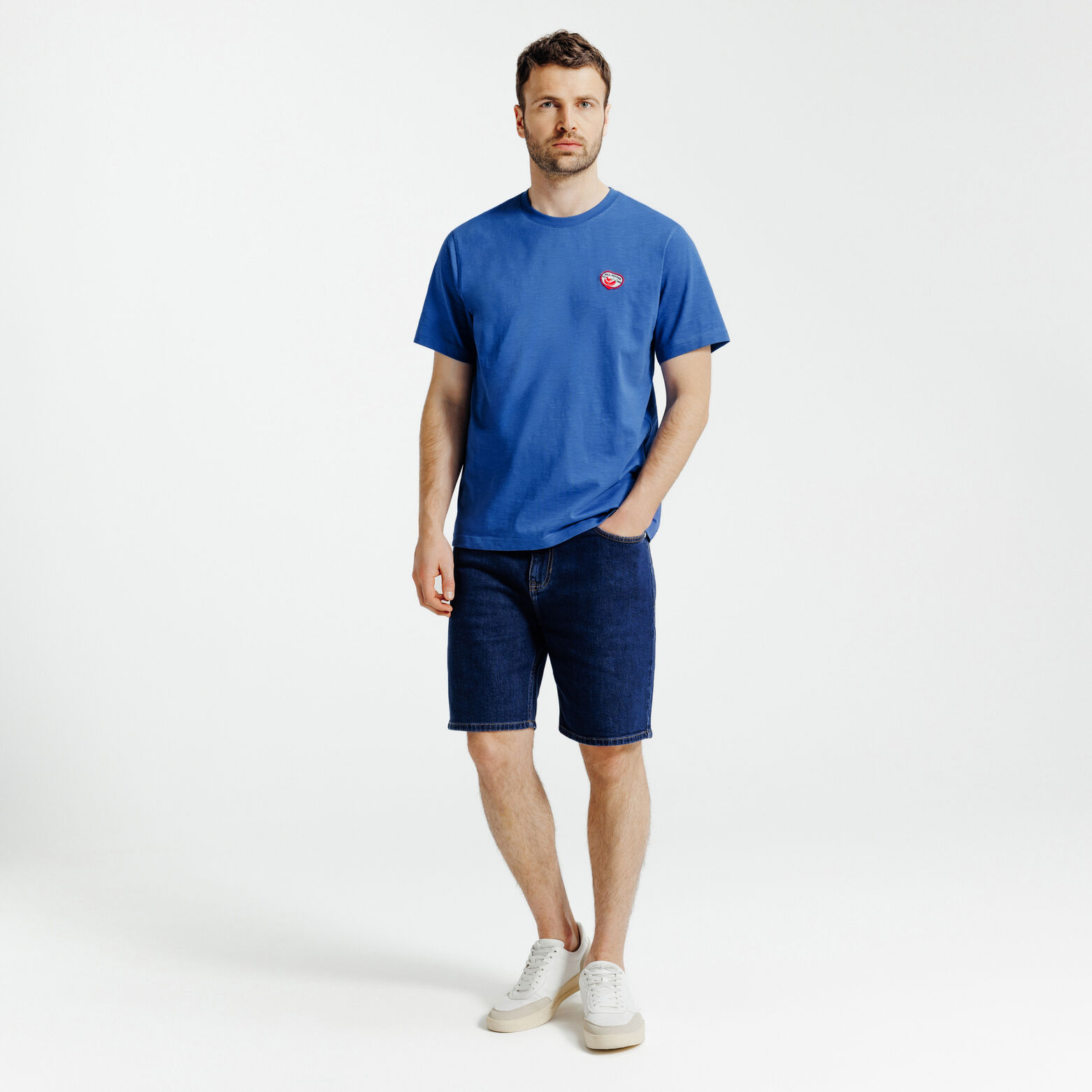 Tee shirt mati&egrave;re flamm&eacute;e broderie poitrine