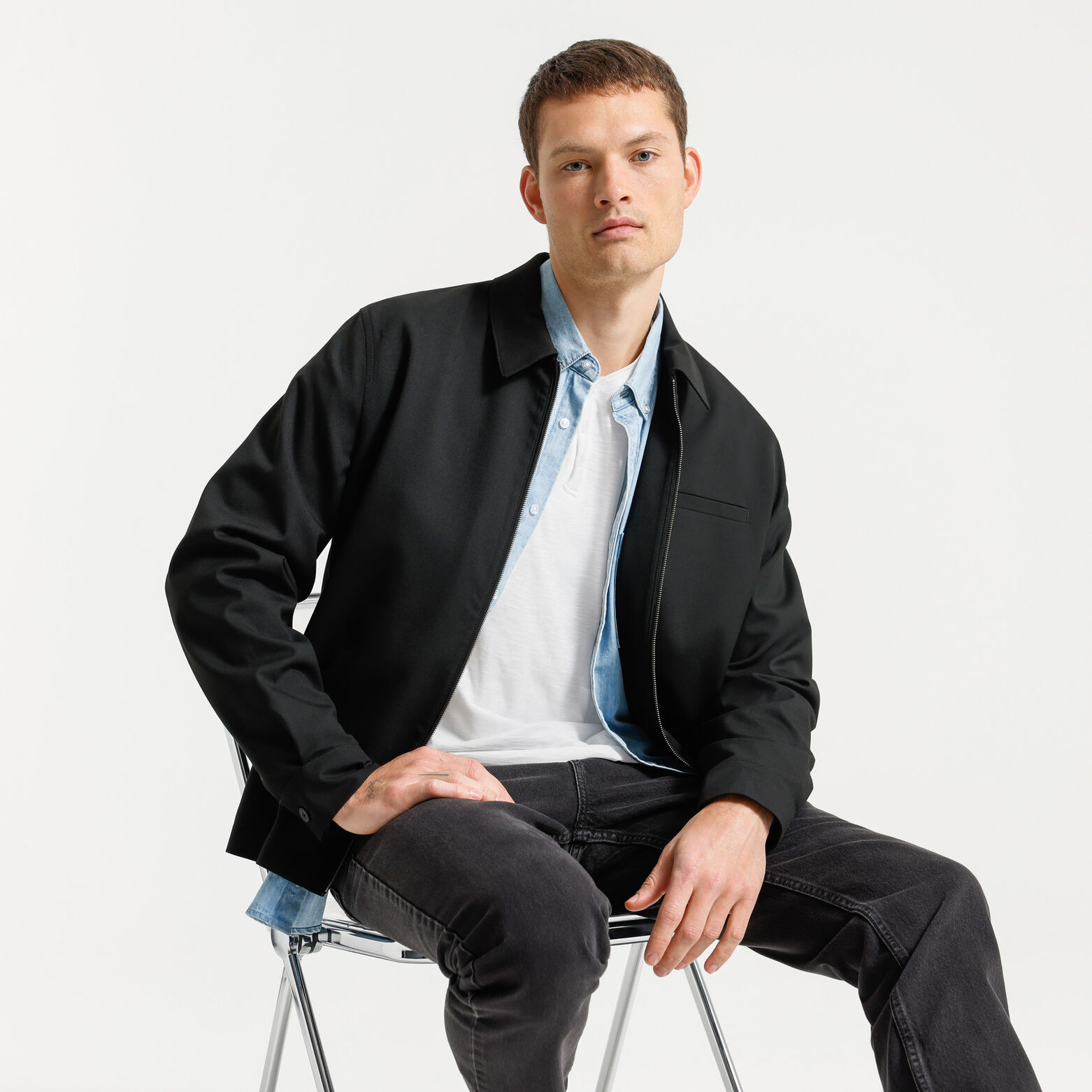 Tee shirt col tunisien mati&egrave;re flamm&eacute;e