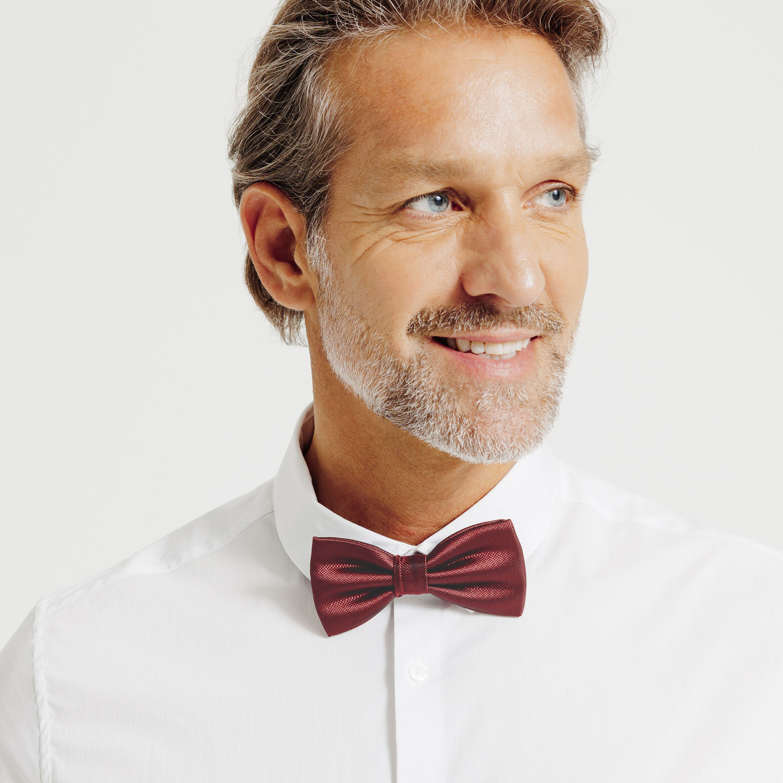 N&oelig;ud papillon uni