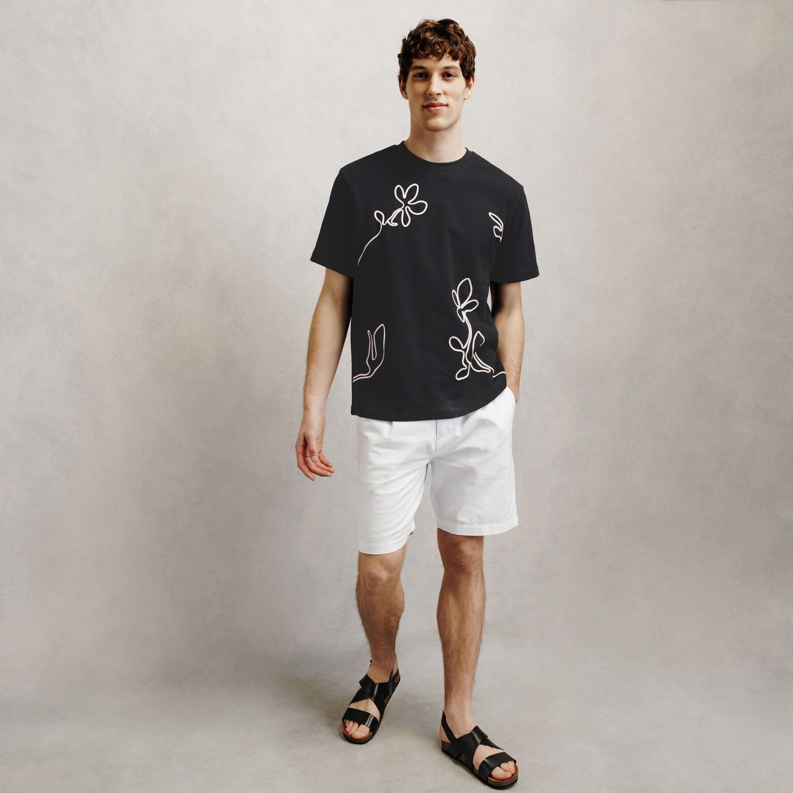 Tee shirt fleurs en cordelette mati&egrave;re fantaisie