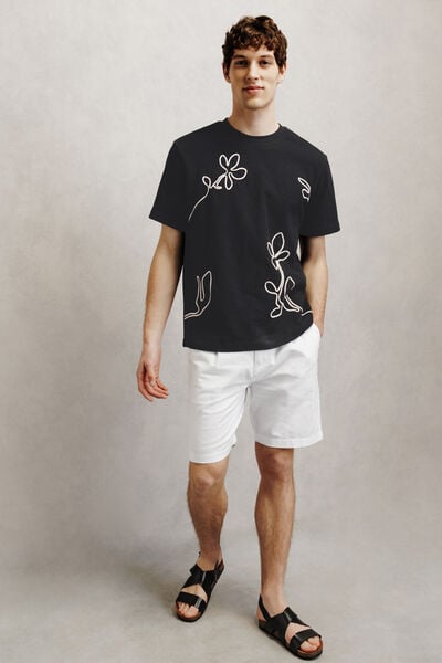 Tee shirt fleurs en cordelette mati&egrave;re fantaisie