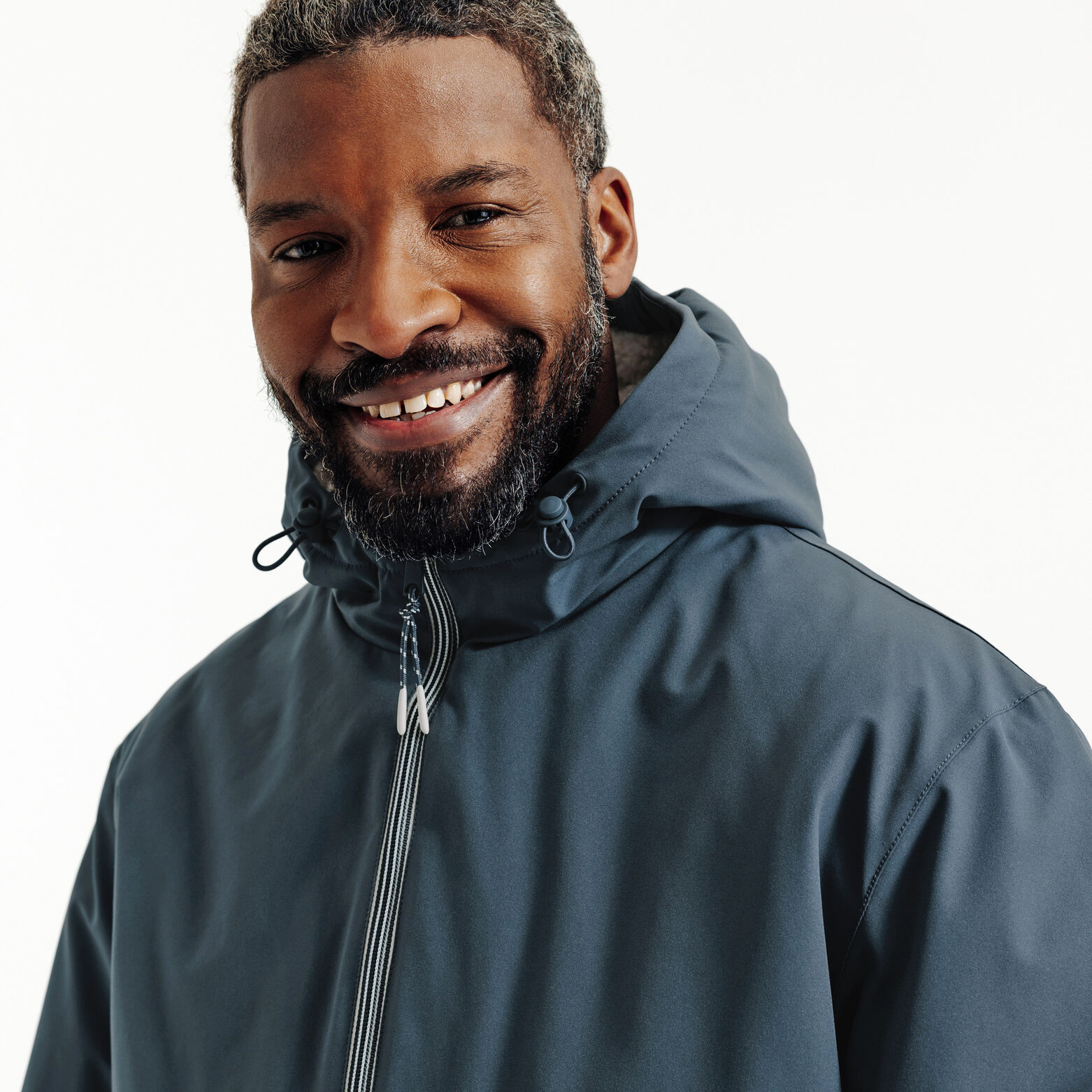 Blouson &agrave; capuche doubl&eacute; en sherpa