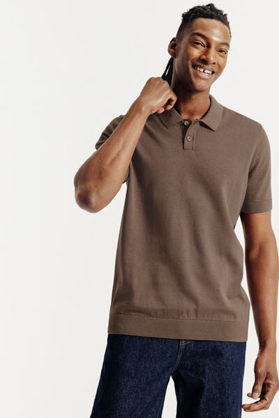 Polo en maille manches courtes col boutonn&eacute;