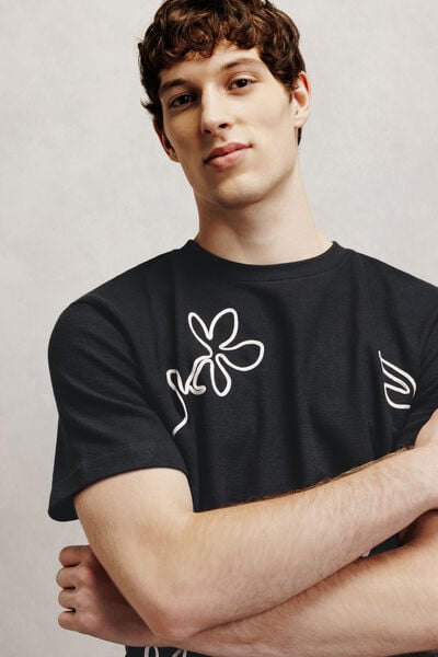 Tee shirt fleurs en cordelette mati&egrave;re fantaisie