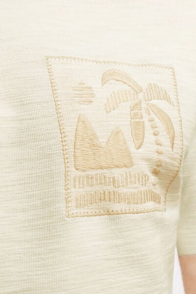 Tee shirt brod&eacute; textur&eacute;