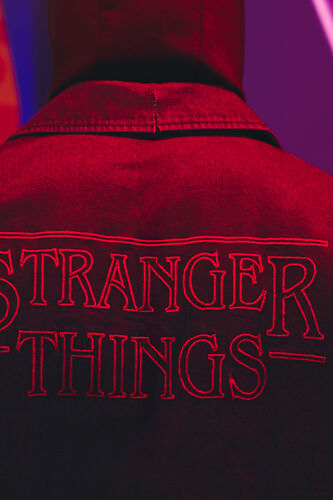 Veste en jean zippée licence Stranger Things