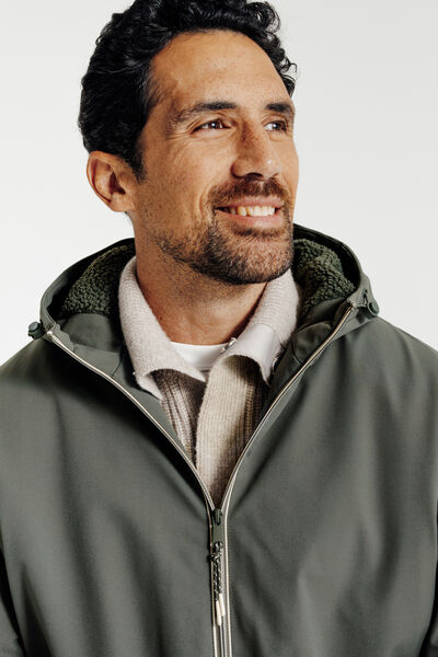 Blouson à capuche doublé en sherpa