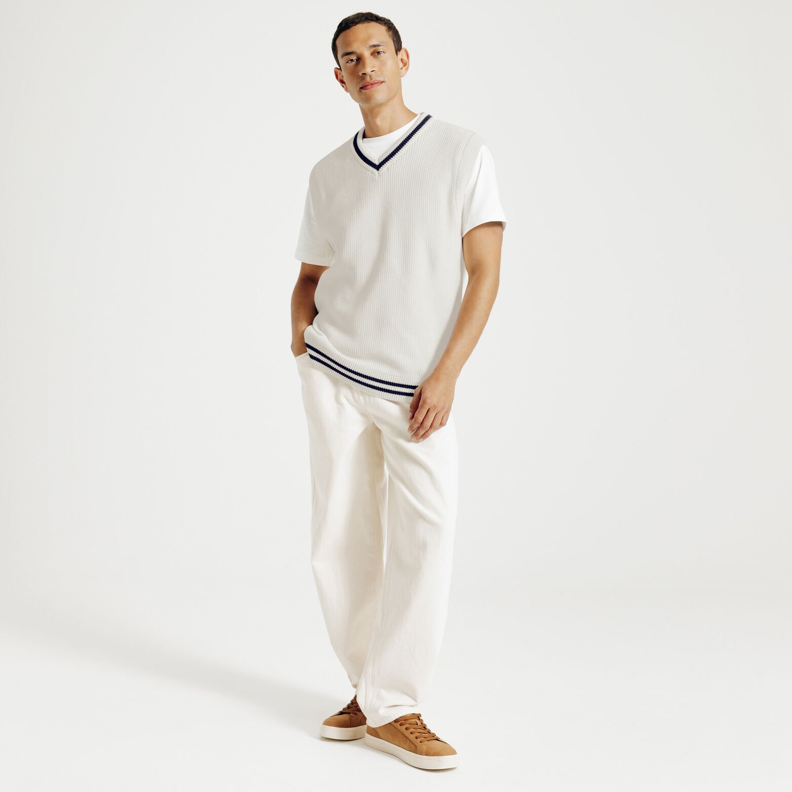 Pull col v sans manches relax