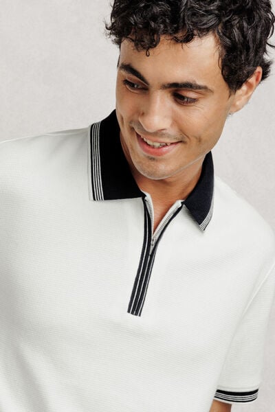Polo manches courtes col zipp&eacute; gaufr&eacute;