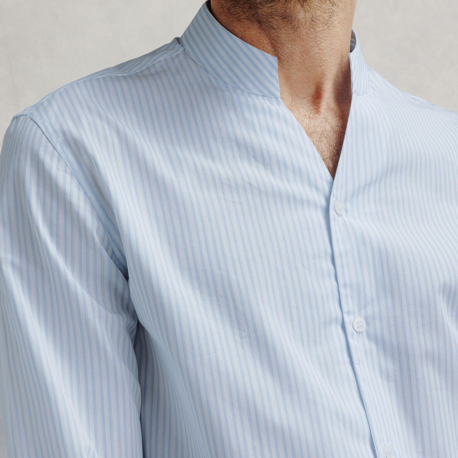 Chemise col mao ouvert en coton regular ray&eacute;e