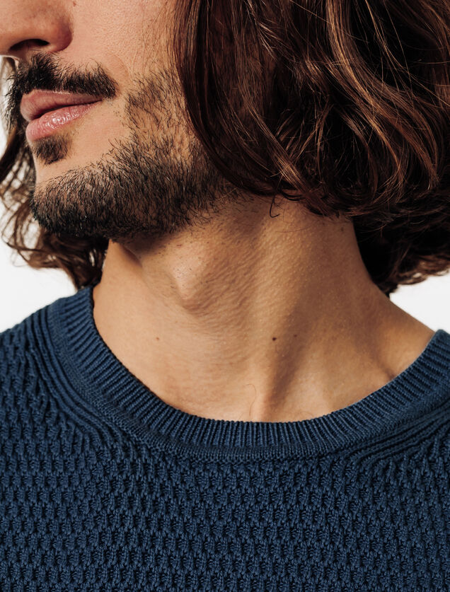 Pull col rond jeux de points reliéfés