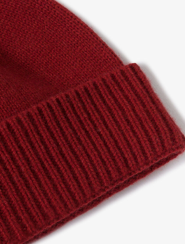 Bonnet contenant du cachemire