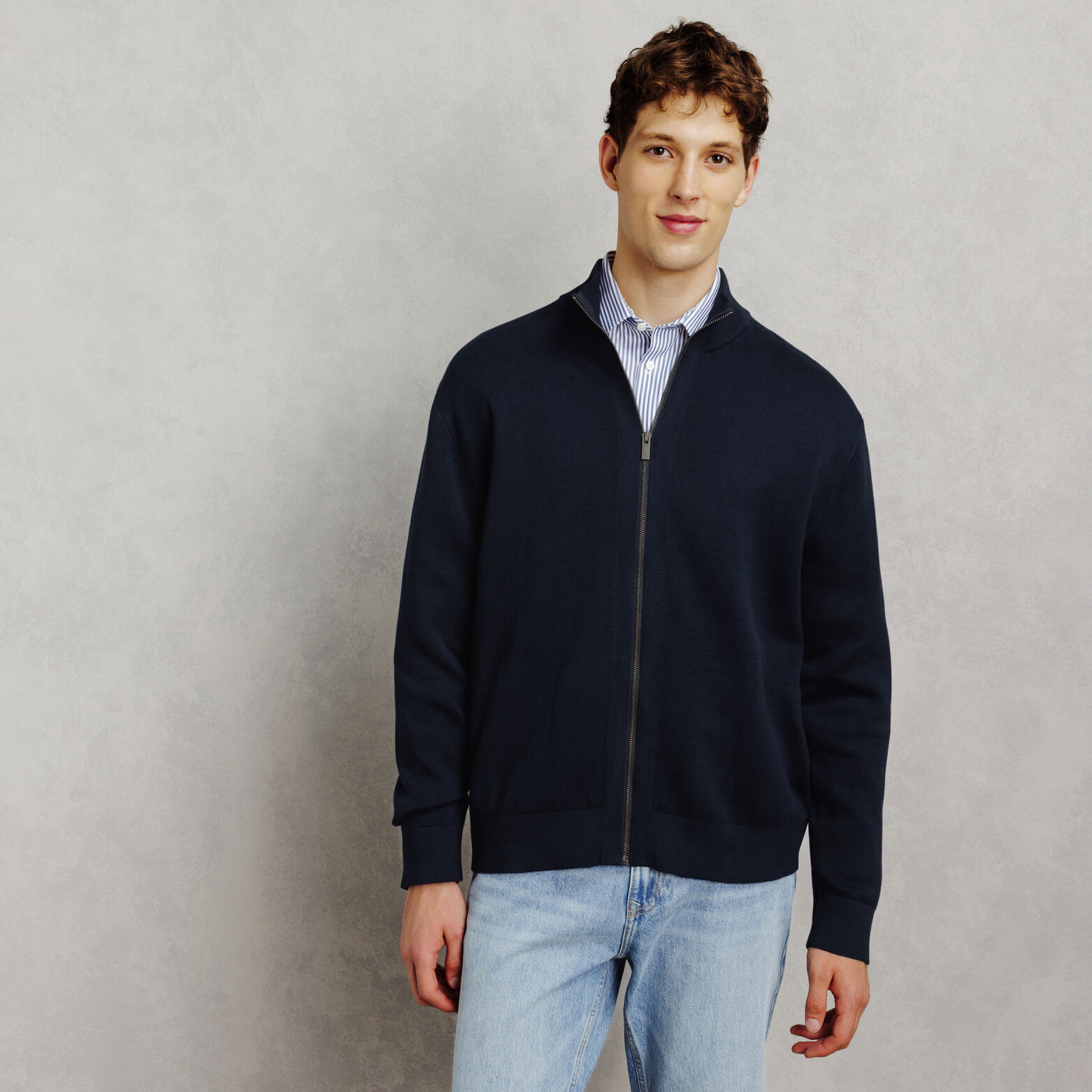Gilet zipp&eacute; col montant