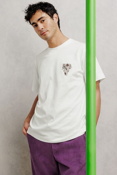 Tee shirt imprim&eacute; poitrine