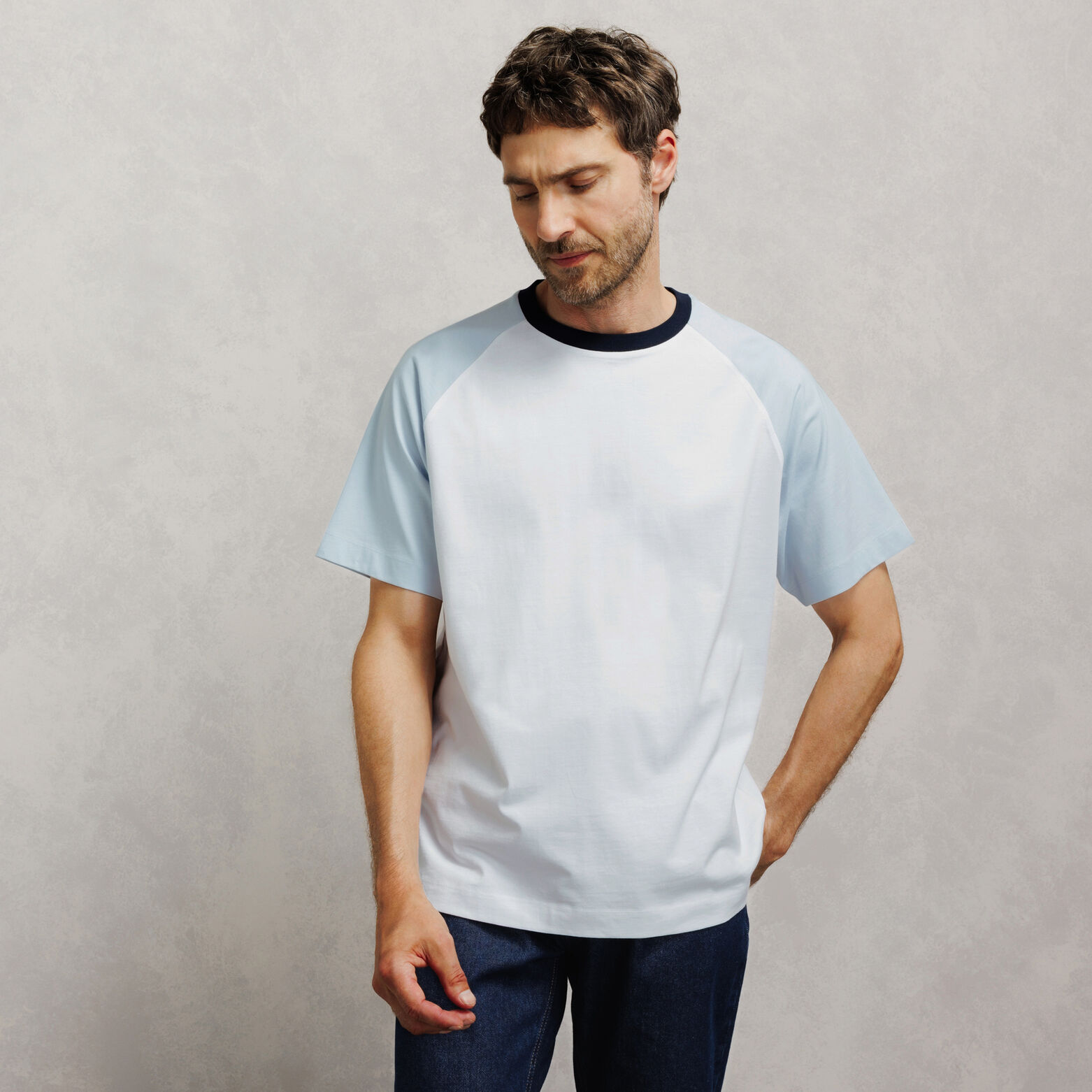 Tee shirt raglan contrast&eacute;