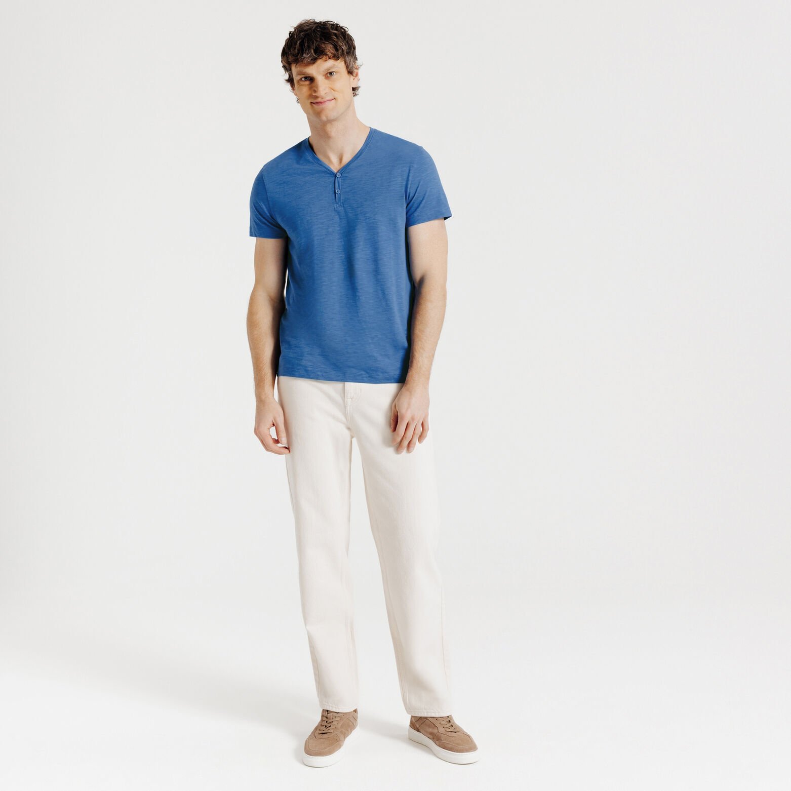 Tee shirt col tunisien en mati&egrave;re flamm&eacute;e