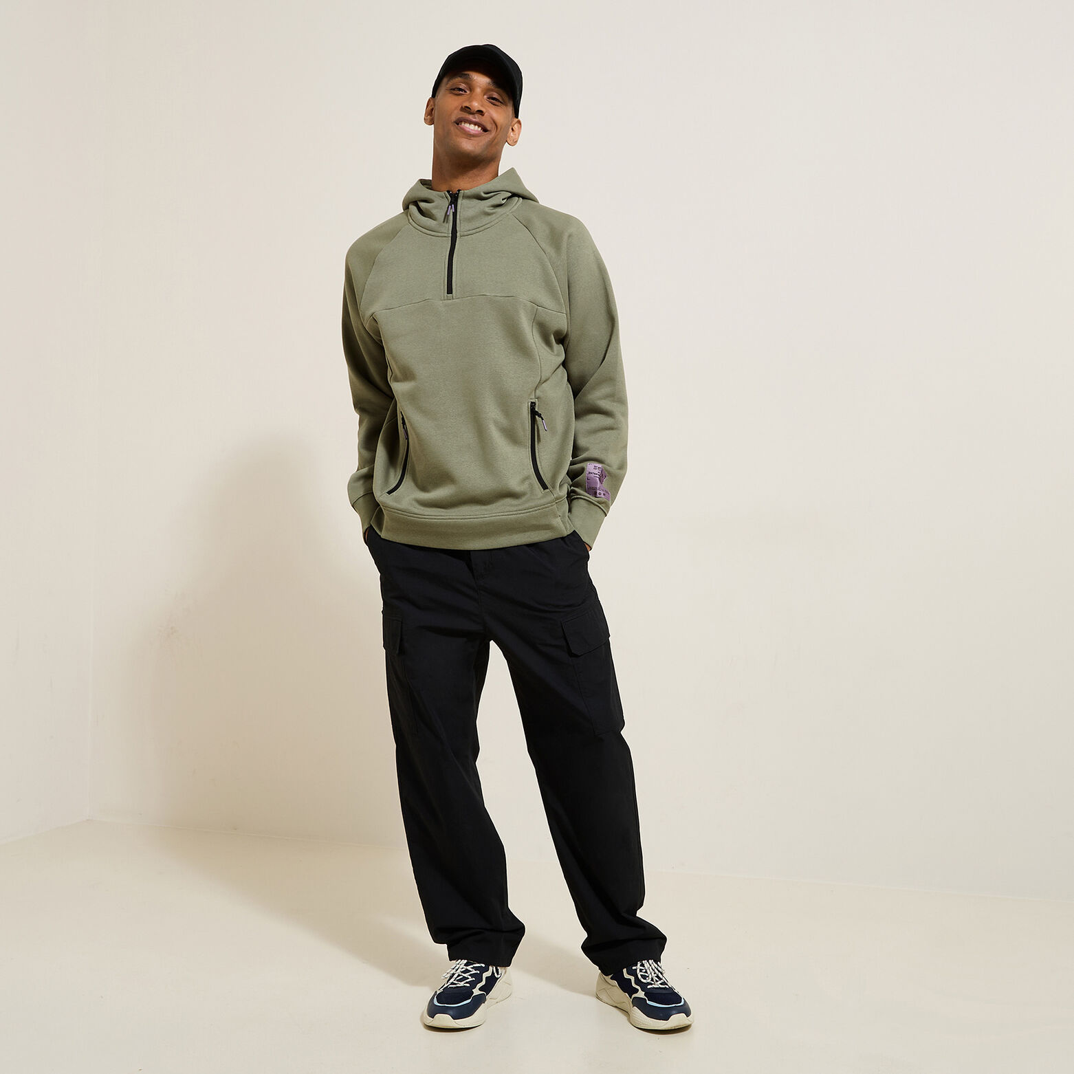 Sweat à capuche matière technique