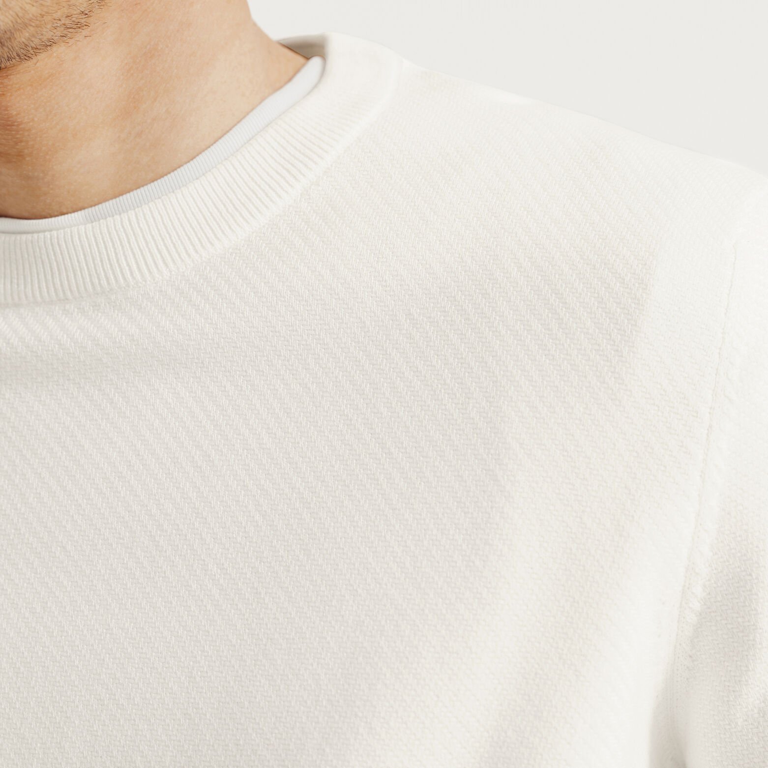 Pull col rond jeux de points fantaisie