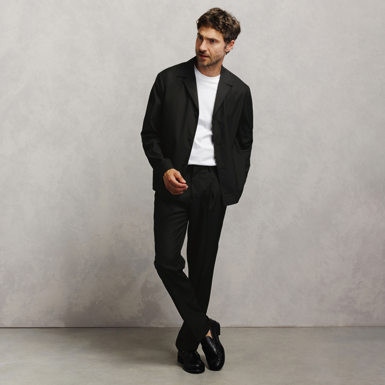 Veste boutonn&eacute;e col requin