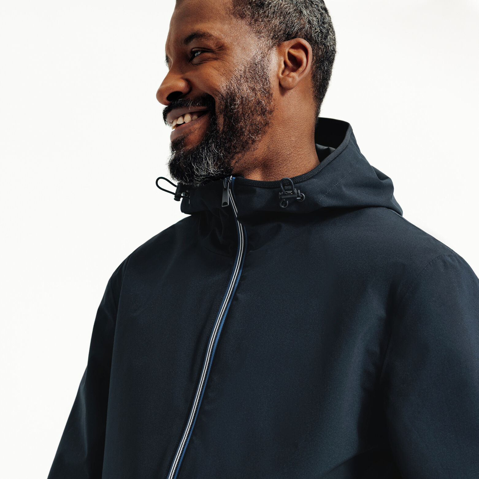 Blouson coupe-vent &agrave; capuche