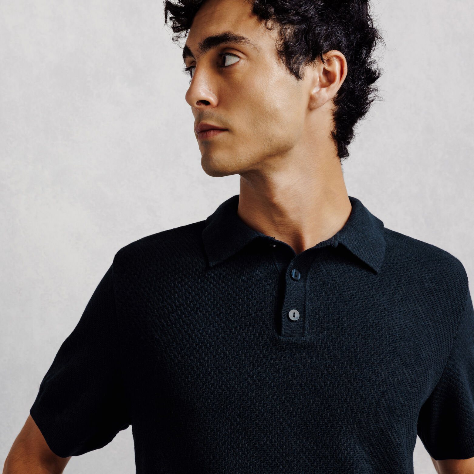 Polo en maille col boutonn&eacute; jeu de points