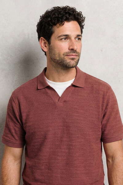 Polo manches courtes col resort textur&eacute;