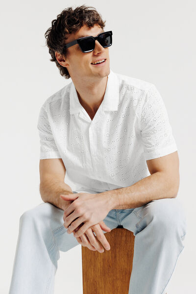 Regular fit hemdje in katoen borduurwerk