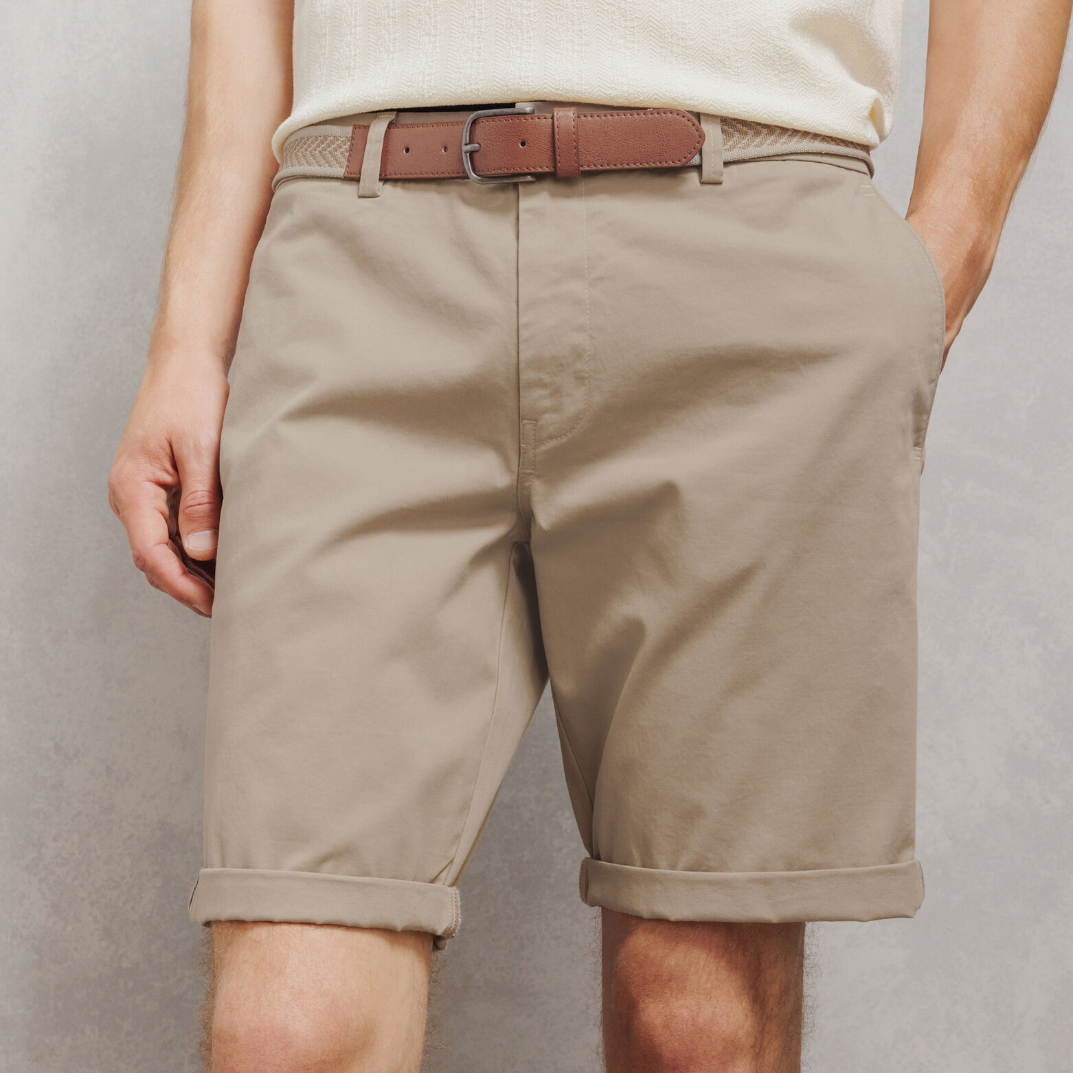 Bermuda chino slim uni avec ceinture