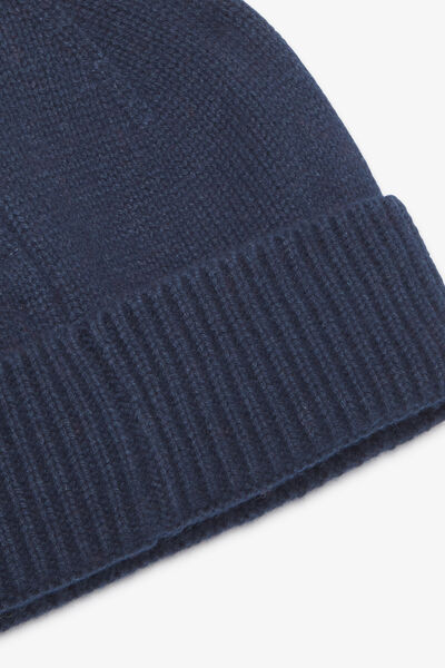 Bonnet contenant du cachemire