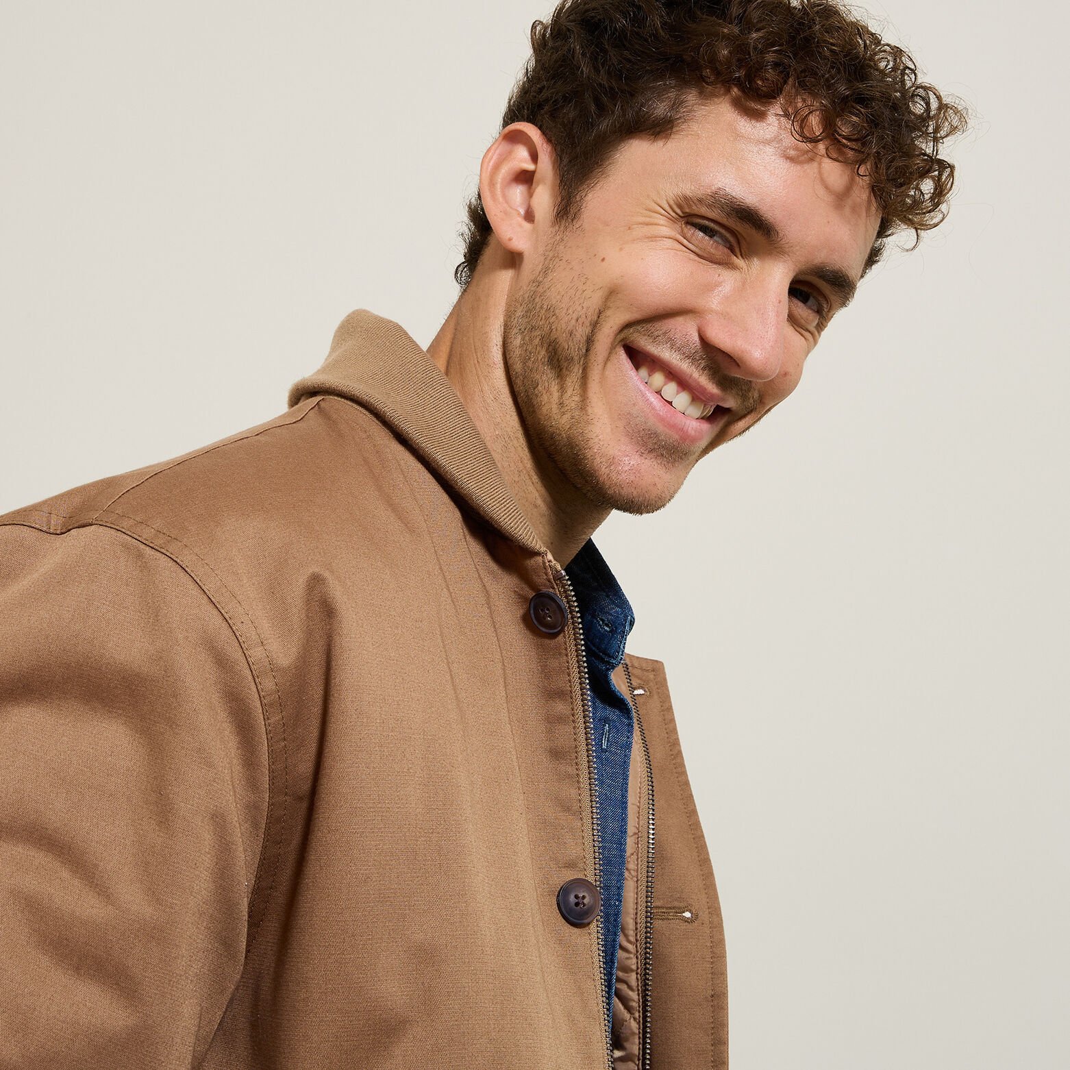 Blouson col ch&acirc;le boutonn&eacute;