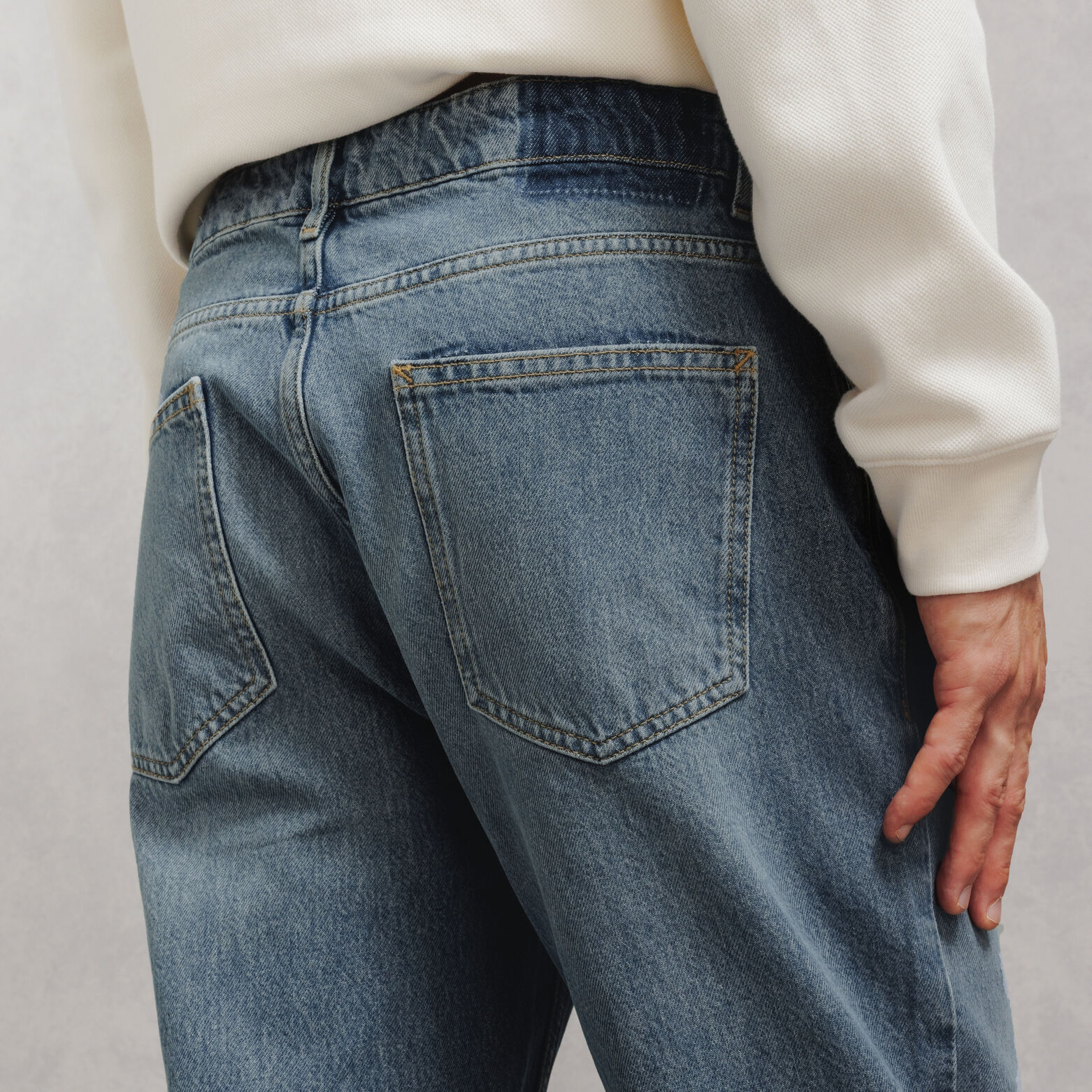 Jean loose