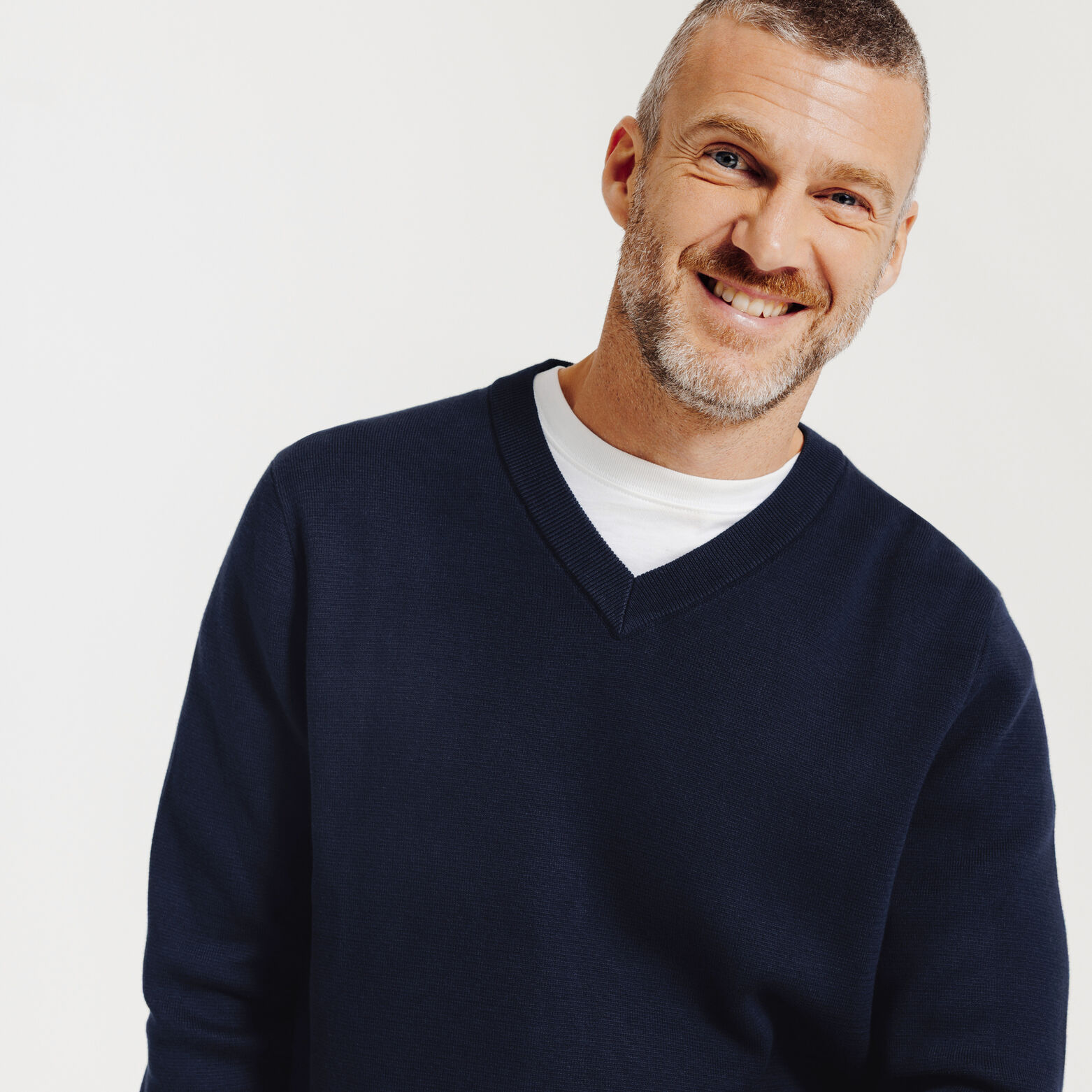 Pull Bleu fonc&eacute;