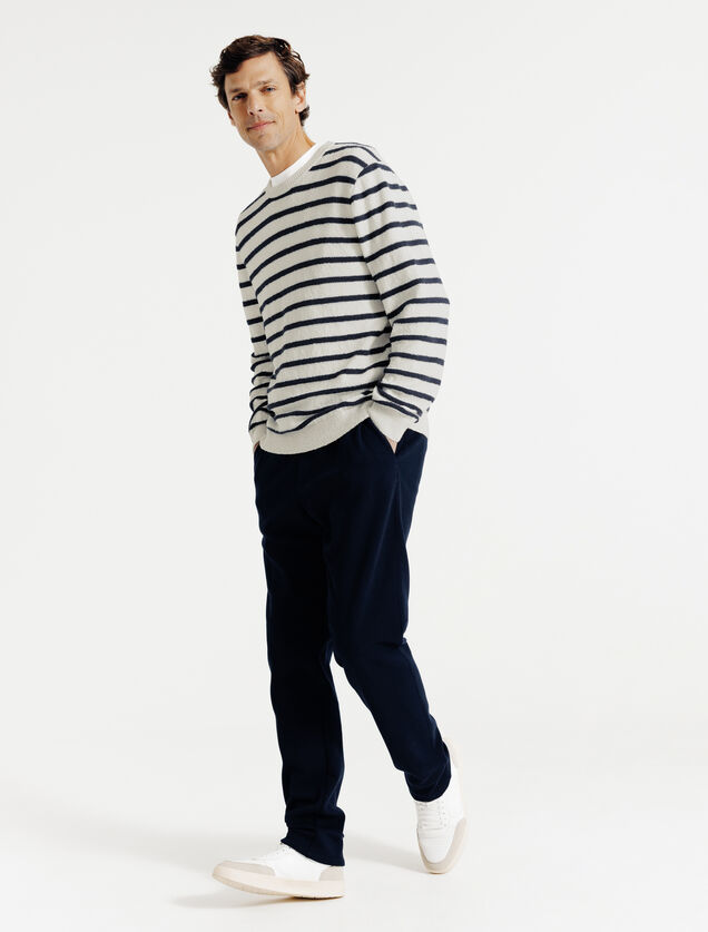 Gestreepte boucl&eacute; trui ronde hals