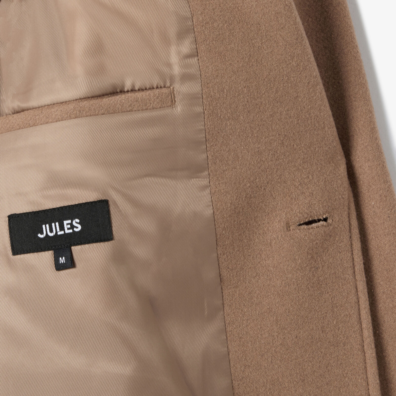 Manteau contenant de la laine col tailleur