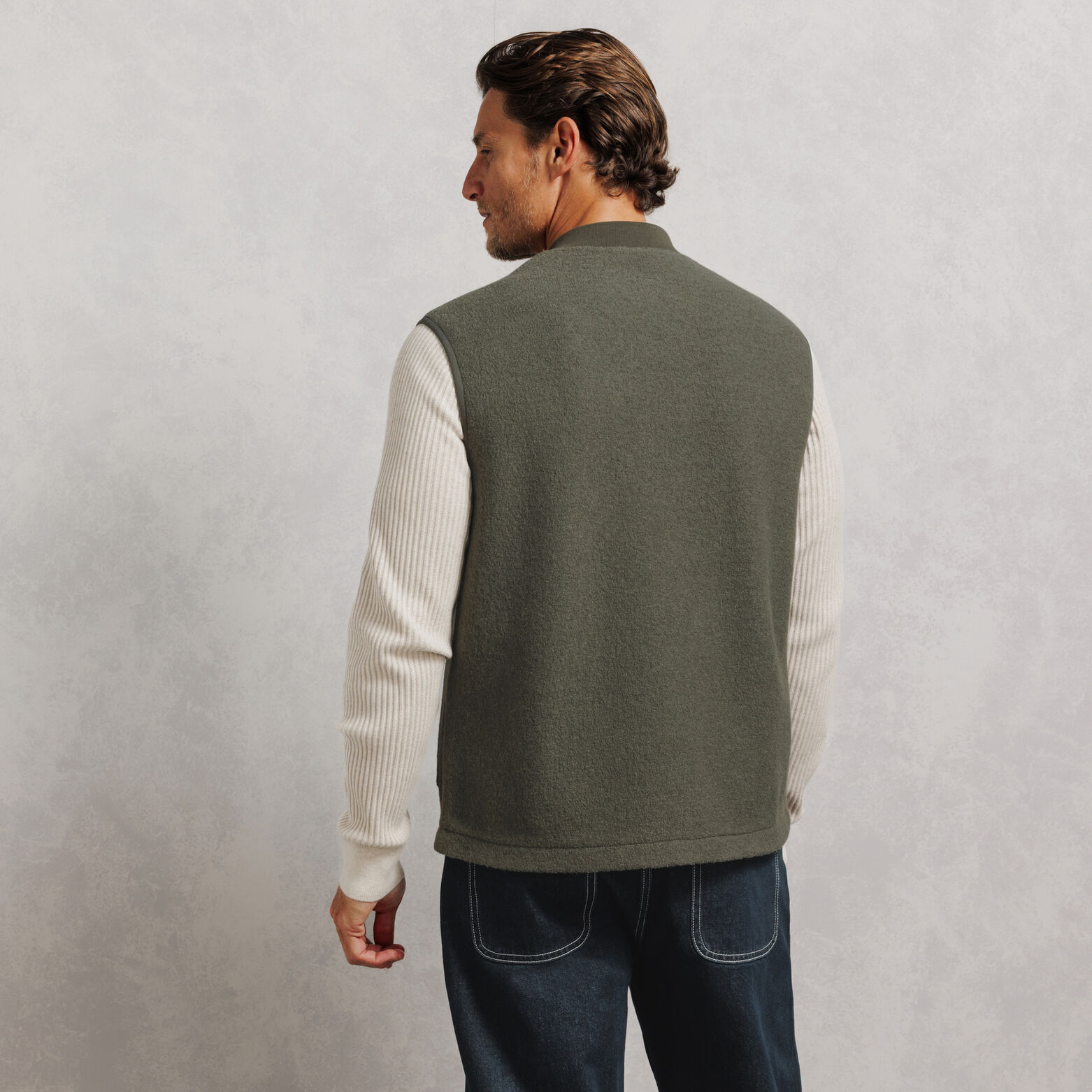 Gilet zipp&eacute; sans manches 100% laine