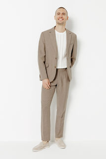 Veste de costume contenant du lin