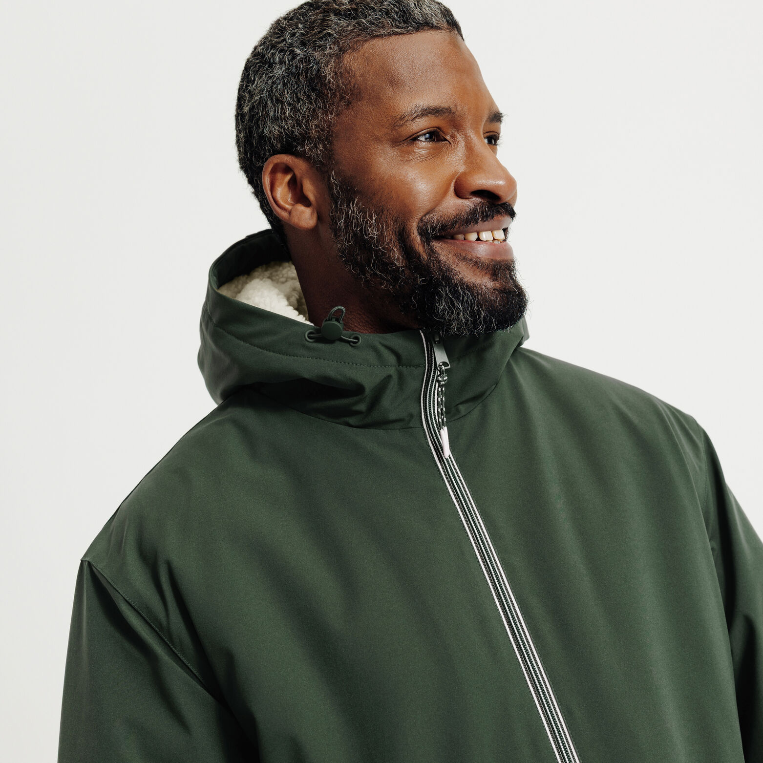 Blouson &agrave; capuche doubl&eacute; en sherpa