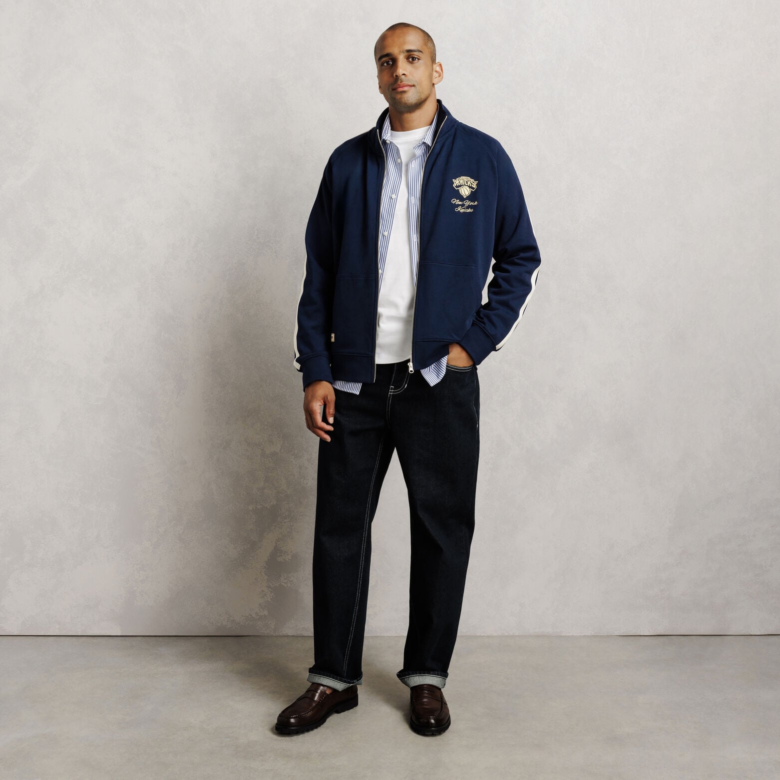 Sweat zipp&eacute; brod&eacute; New York Knicks licence NBA